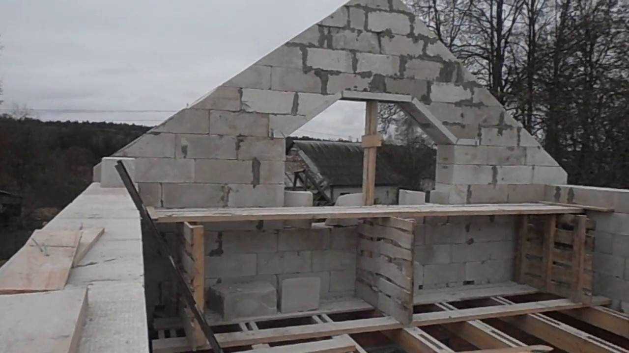 Кладка фронтона из блоков своими руками