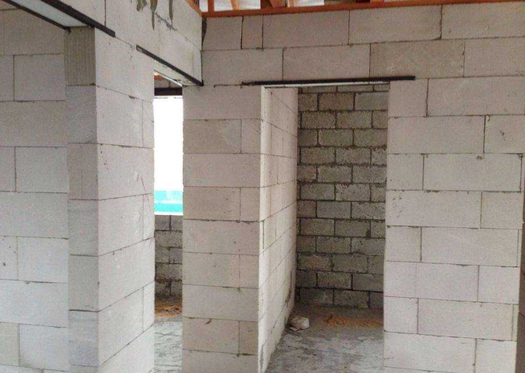 Перегородки из газобетонных блоков: особенности укладки, толщина, армирование