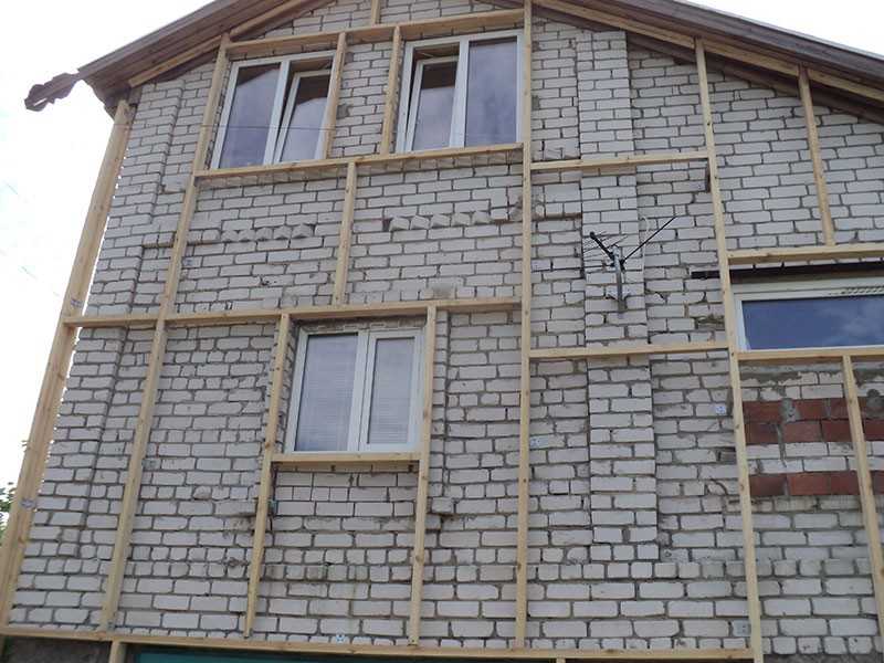 Разбираемся в технологии утепления кирпичного дома снаружи