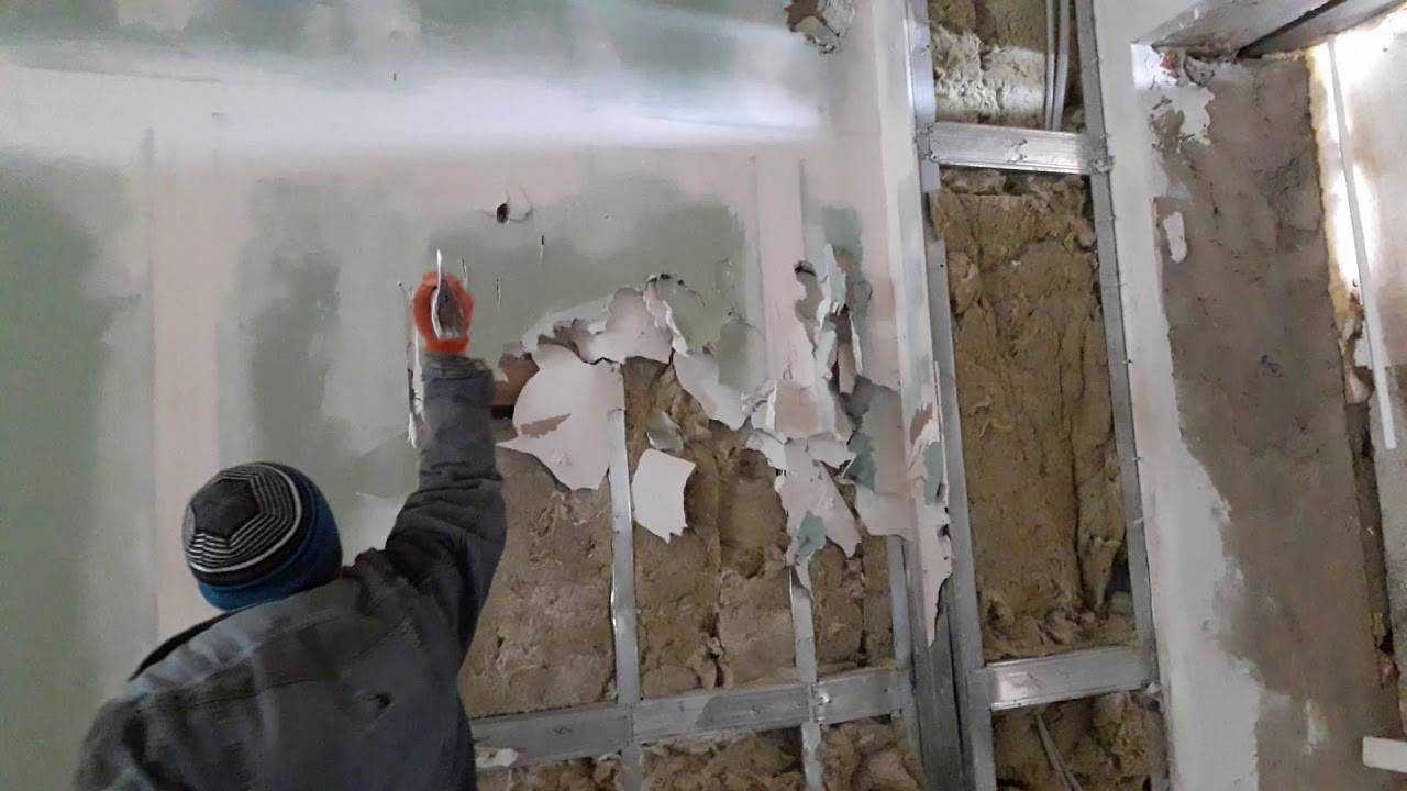 Снимаем гипсокартонные листы со стен просто