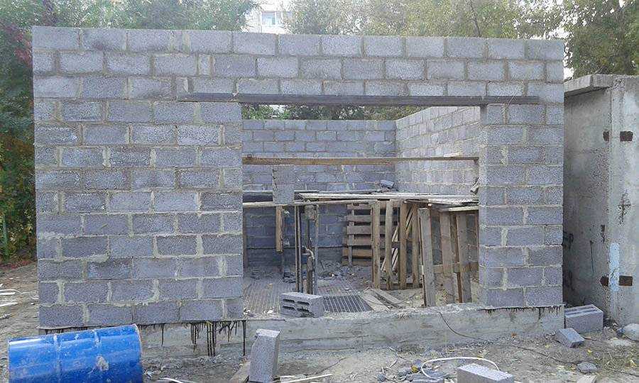 Гараж из керамзитобетонных блоков своими руками