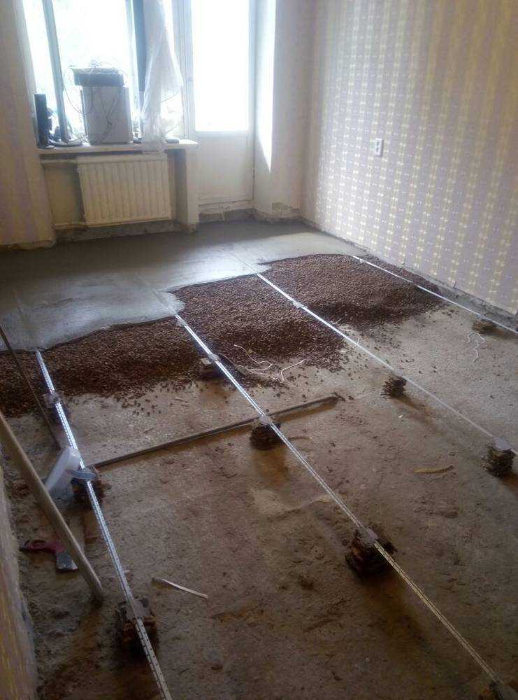 Укладка полусухой стяжки пола: пошаговый процесс с фото и видео