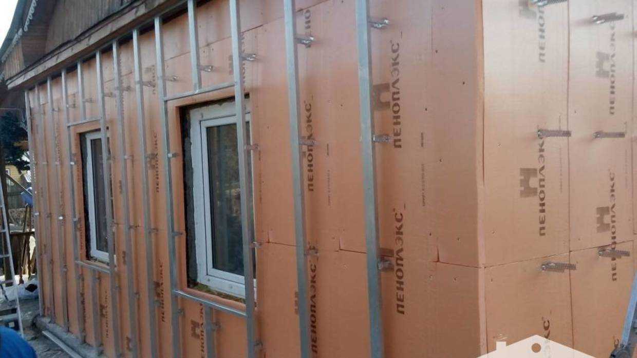 Утепление деревянного дома снаружи минеральной ватой, пенополистиролом, пеноплексом, пенополиуретаном