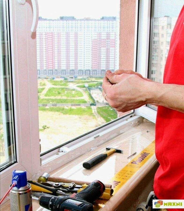 Как выполнить замену пластикового окна своими руками? в чем могут быть сложности?